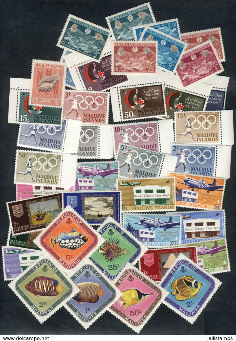 1554 MALDIVES: Lot Of VERY THEMATIC Complete Sets, All Unmounted And Of Excellent Quality, Catalog Value US$169+ - Malediven (1965-...)