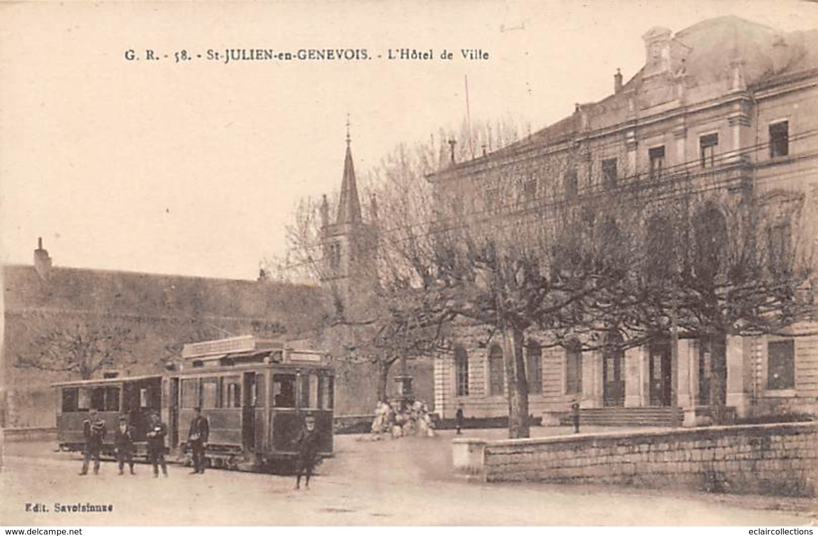 St Julien En Genevois      74       Le Tramway Devant L'Hôtel De Ville          (voir Scan) - Saint-Julien-en-Genevois