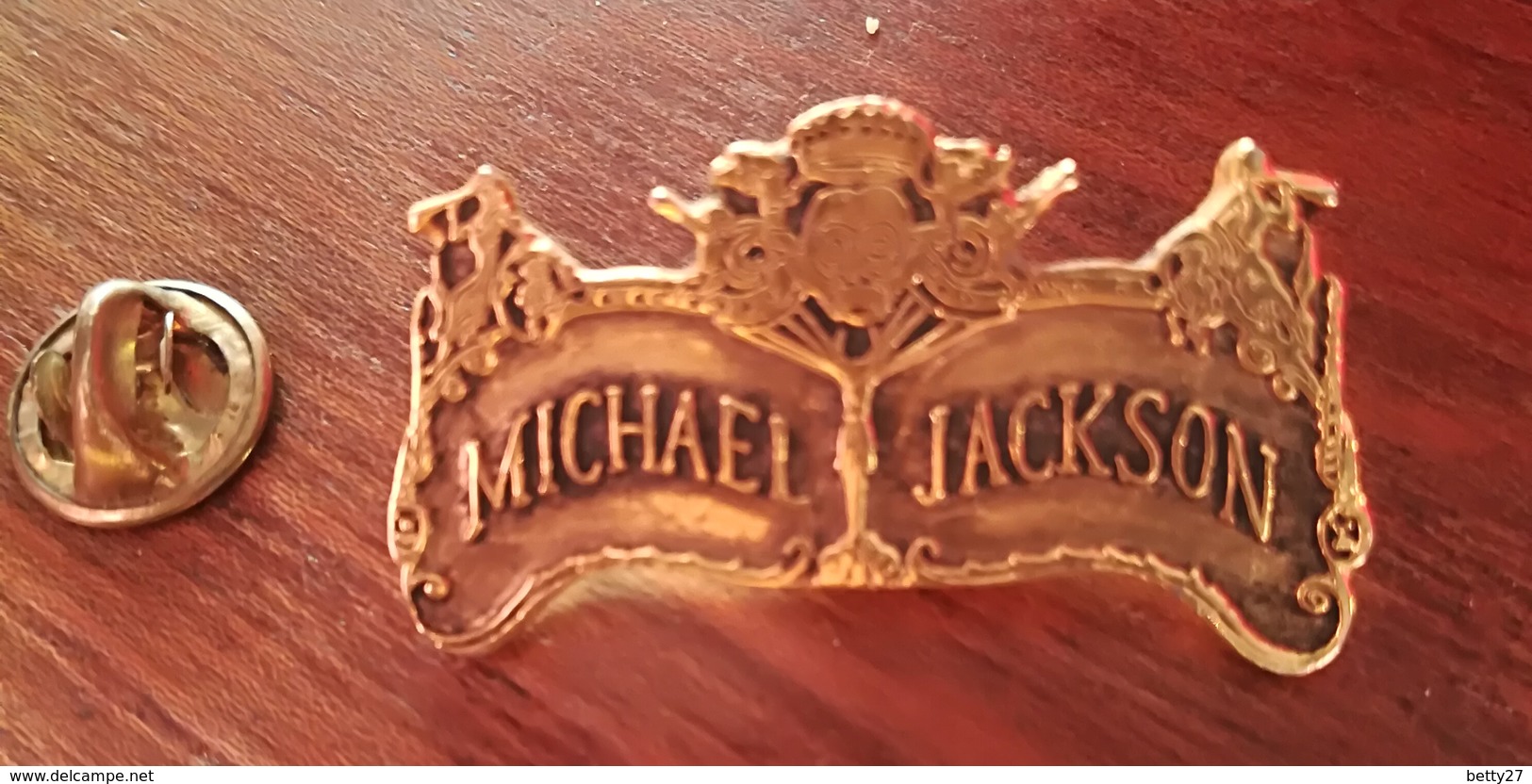 Pin's MICKAEL JACKSON   Qualité Top 4 Cm   P46 - Musique