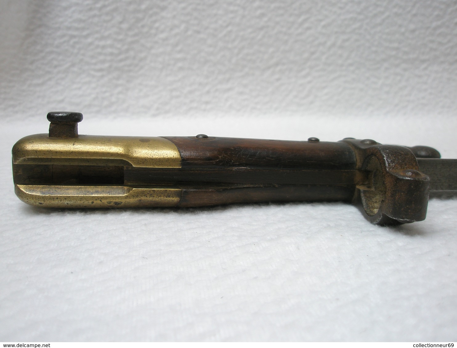 Ancienne baïonnette Française pour fusil Gras ? marquée Maître d'Armes de Châtellerault juillet 1882 ( sans fourreau )