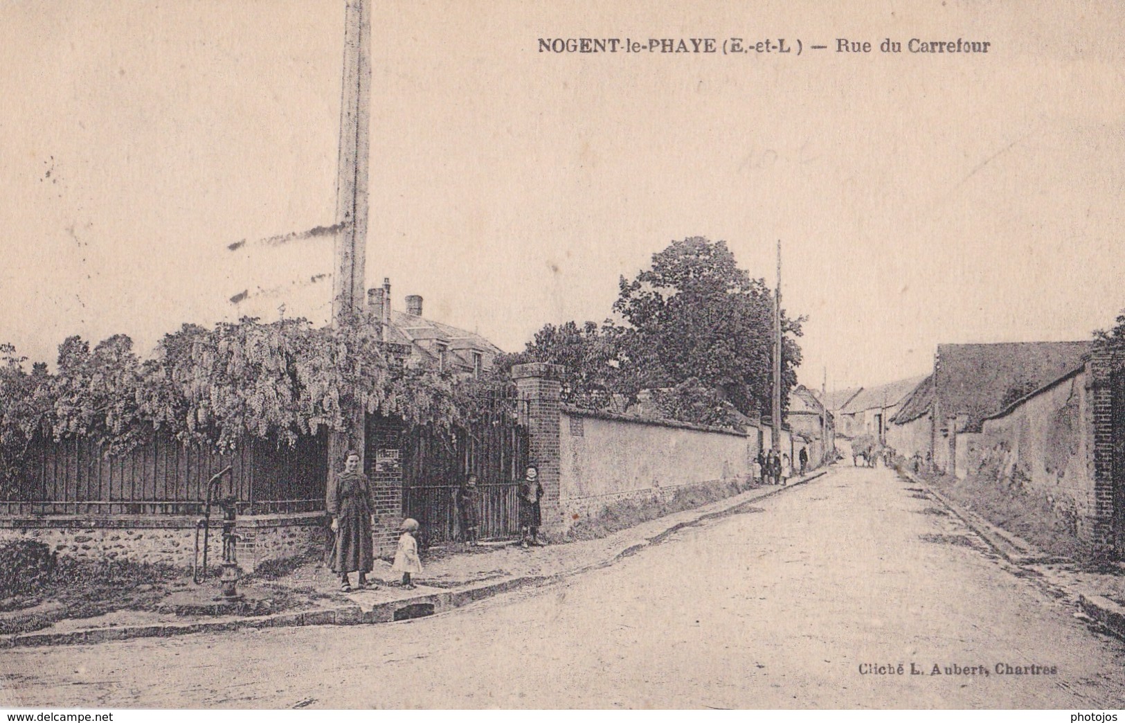 CPA  : Rare Nogent Le Phaye (28) Rue Du Carrefour   Ed Aubert - Other & Unclassified