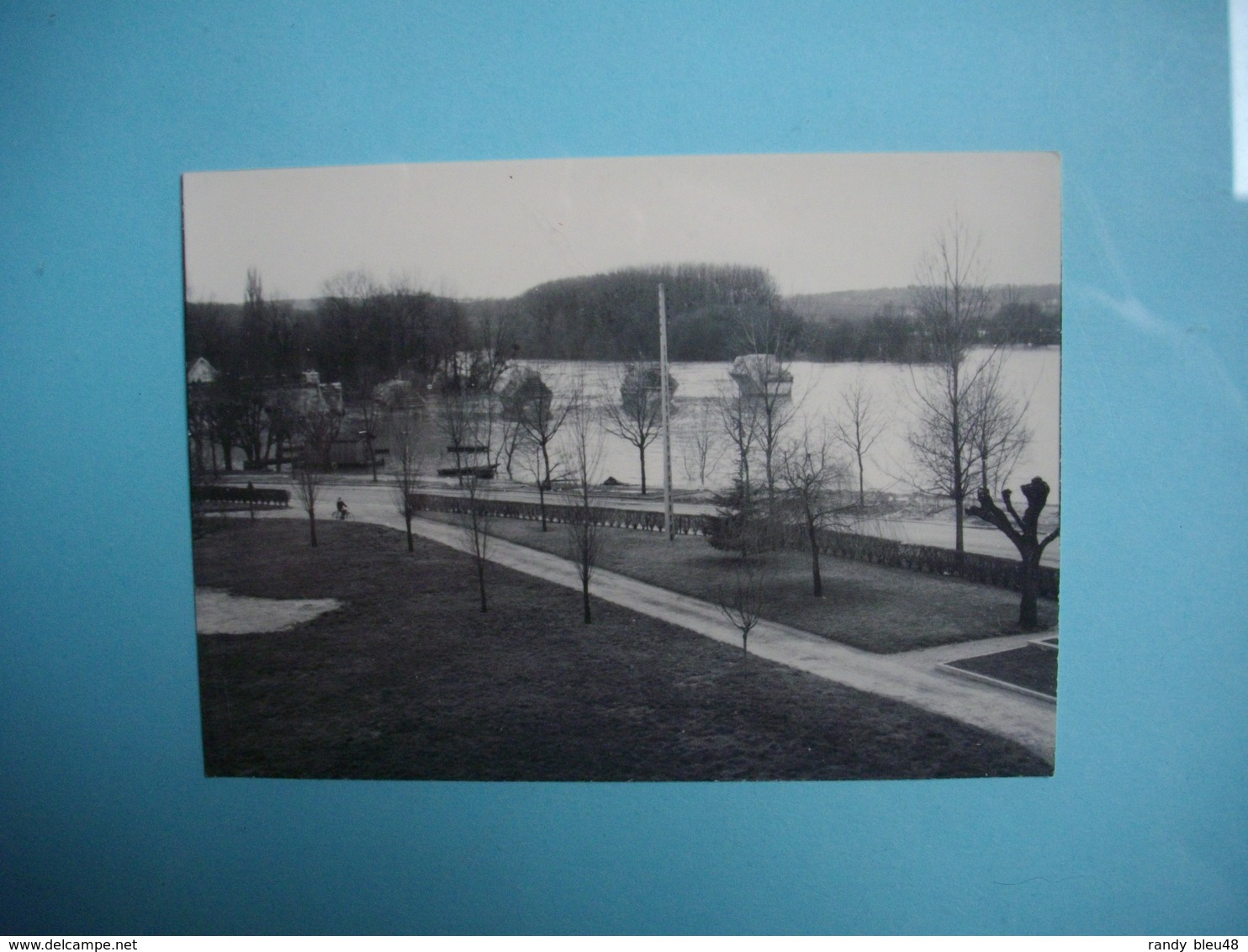 PHOTOGRAPHIE POISSY  -  78  -  La Seine  -  1966   - 7,5 X 10,5 Cms - Yvelines - Poissy