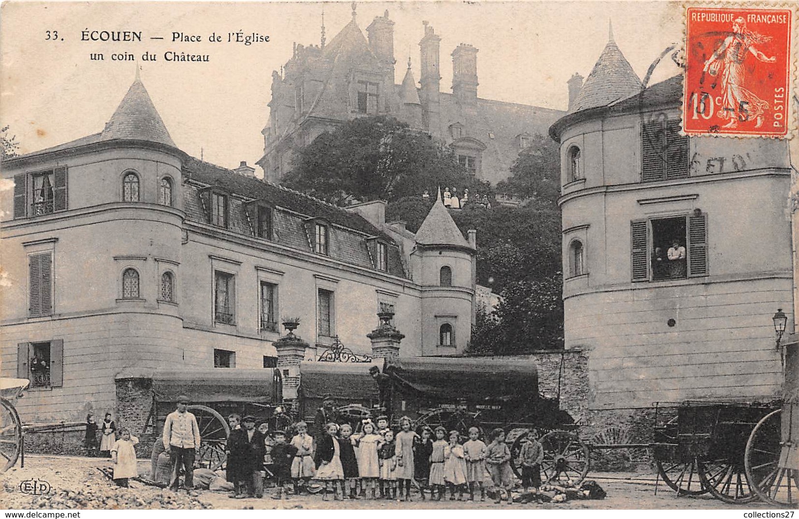 95-ECOUEN- PLACE DE L'EGLISE, UN COIN DU CHATEAU - Ecouen