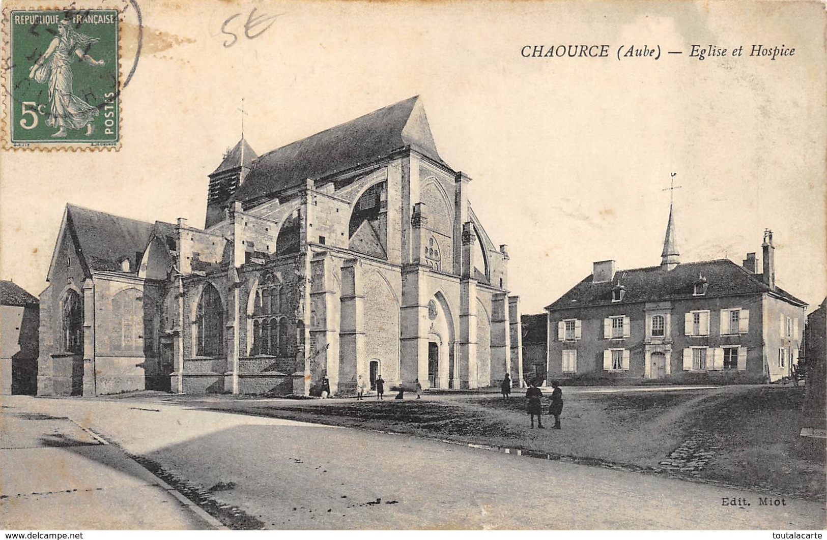 CPA 10 CHAOURCE EGLISE ET HOSPICE Le Monument Aux Morts Ne Figure Pas - Chaource