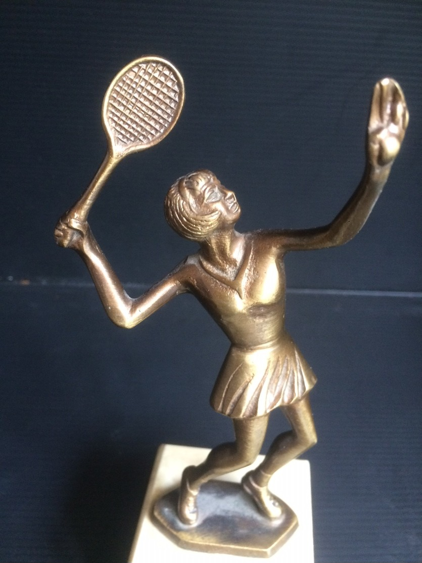 Tennis Rare Trophée En Bronze Femme Joueuse 20cm  Achat Immediat - Other & Unclassified