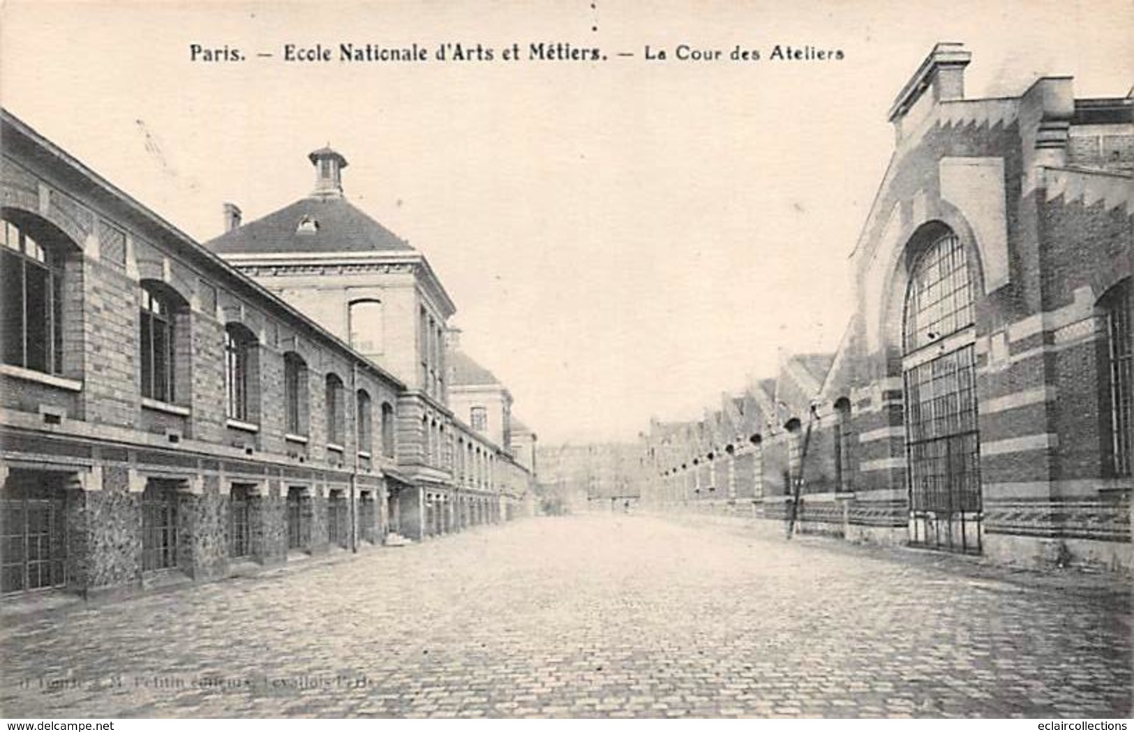 Paris     75013     Ecole Nationale  Des Arts Et Métiers . La Cour Des Ateliers              (voir Scan) - Enseignement, Ecoles Et Universités