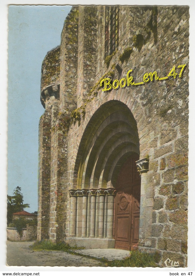 {78572} 85 Vendée La Chaize Le Vicomte , Le Porche Et La Tour De L’Eglise Romane - La Chaize Le Vicomte