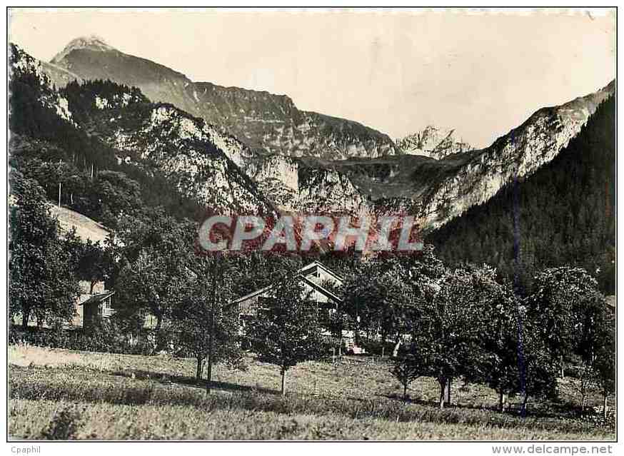 CPM Le Petit Bornand (Hte Savoie) Alt 750 M Le Pic Du Jalouvre (2408 M) - Andere & Zonder Classificatie