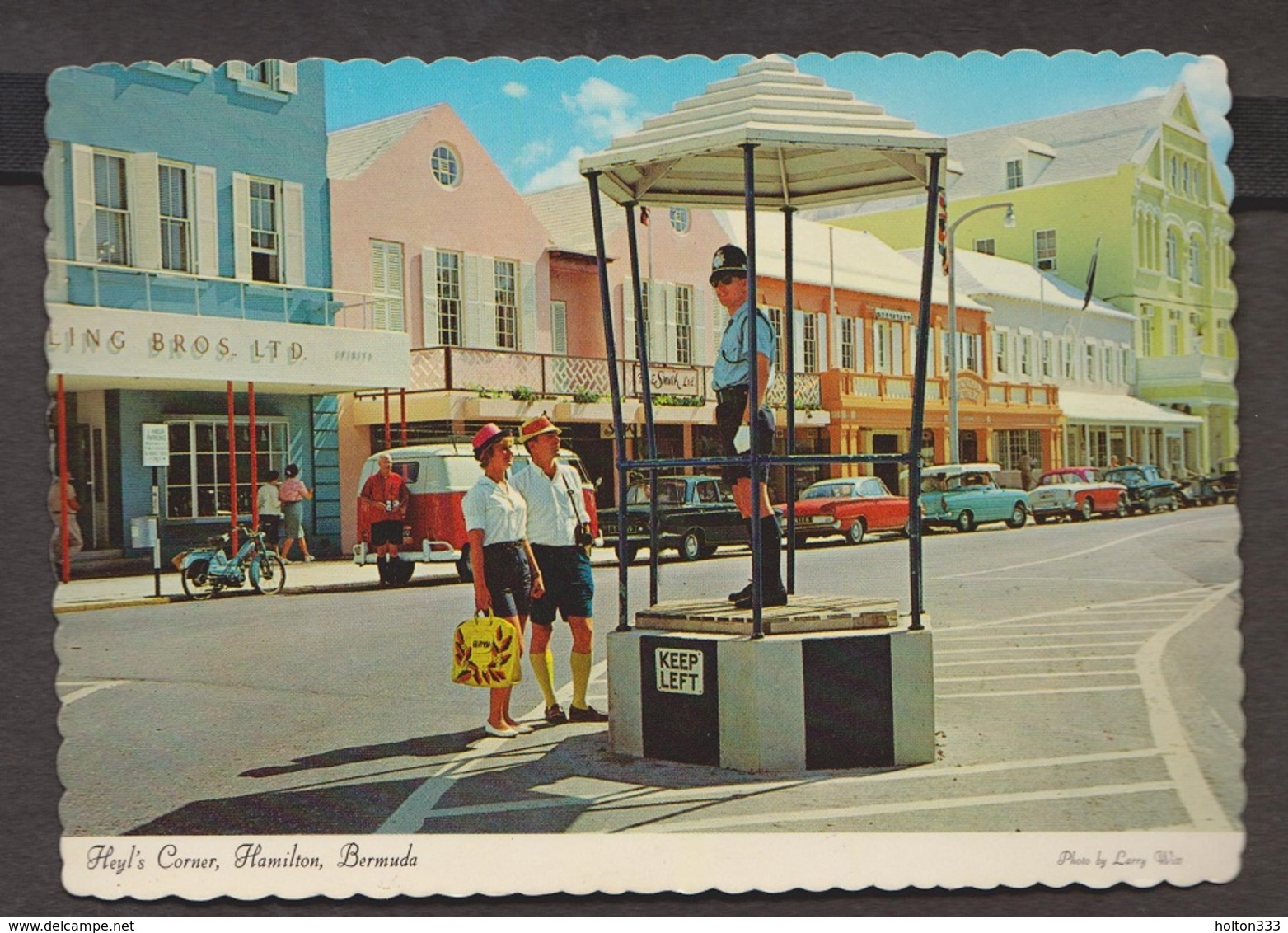 Heyl's Corner With Traffic Policeman, Hamilton, Bermuda - Uunsed - Bermudes