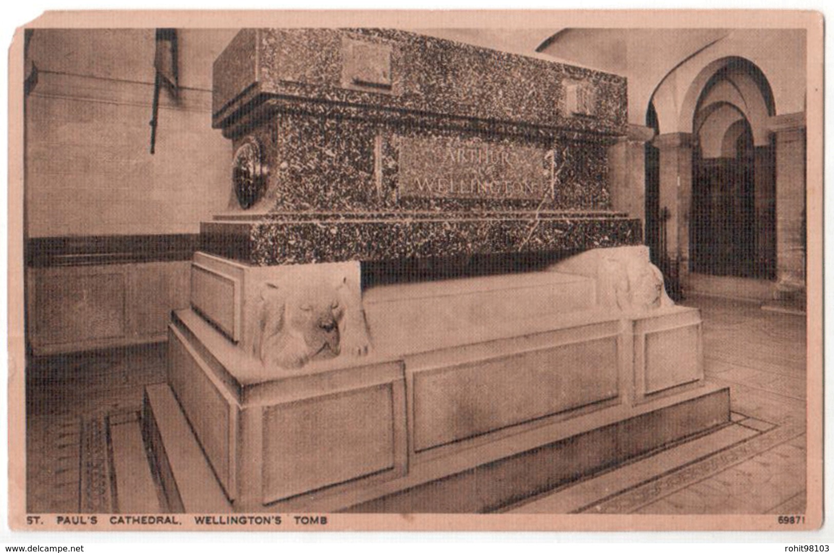 Monument Postcard By Photochrom Co.Ltd. - " St. Paul's Cathedral . Wellington's Tomb  " , Lot # PCL 31 - Kerken En Kathedralen