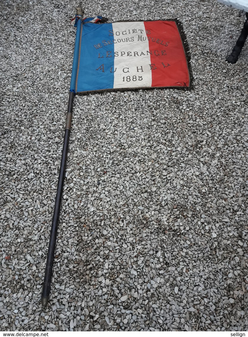 Drapeau Tricolore Société De Secours Mutuels L' Espérance Auchel 1885 - Flags