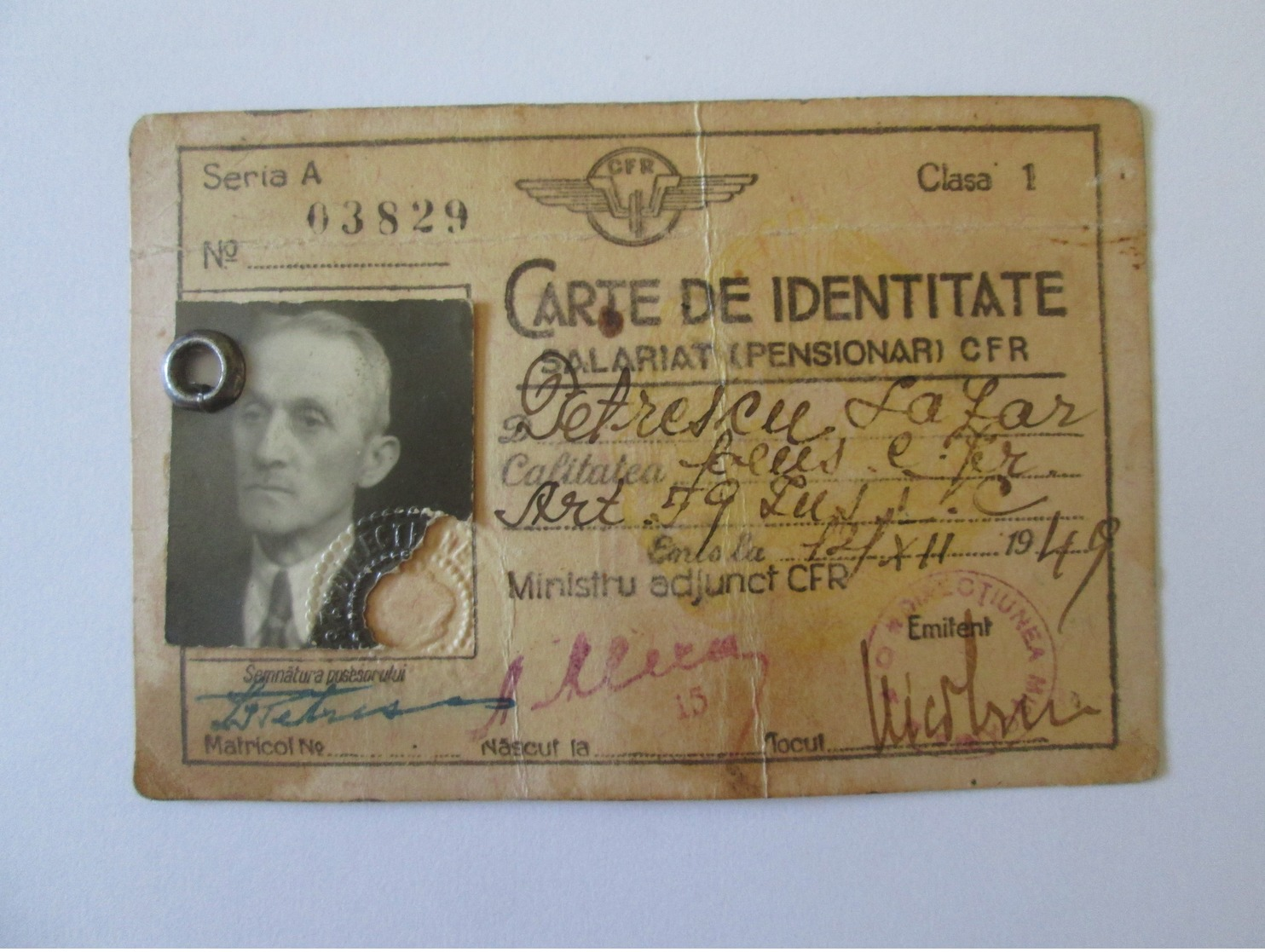 Identity Card For The Romanian Railways From 1941,size=107 X 72 Mm - Europe