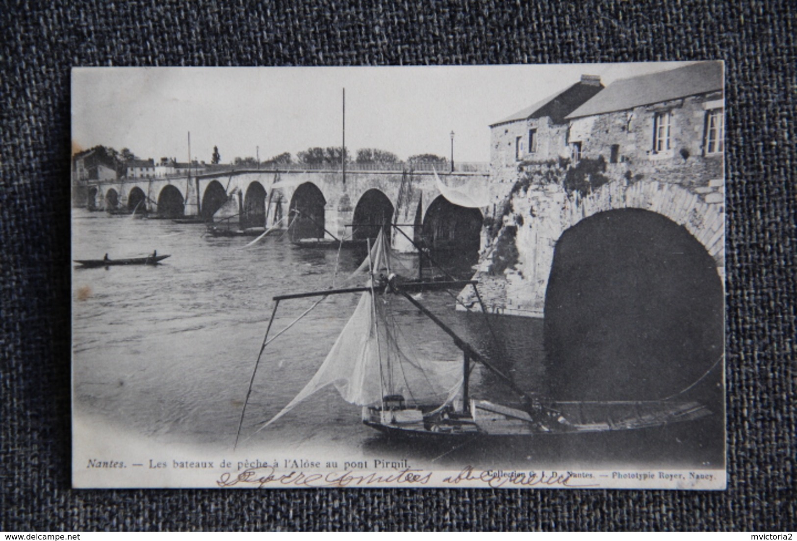 NANTES - Les Bâteaux De Pêche à L'Alose Au Pont Pirmil - Nantes