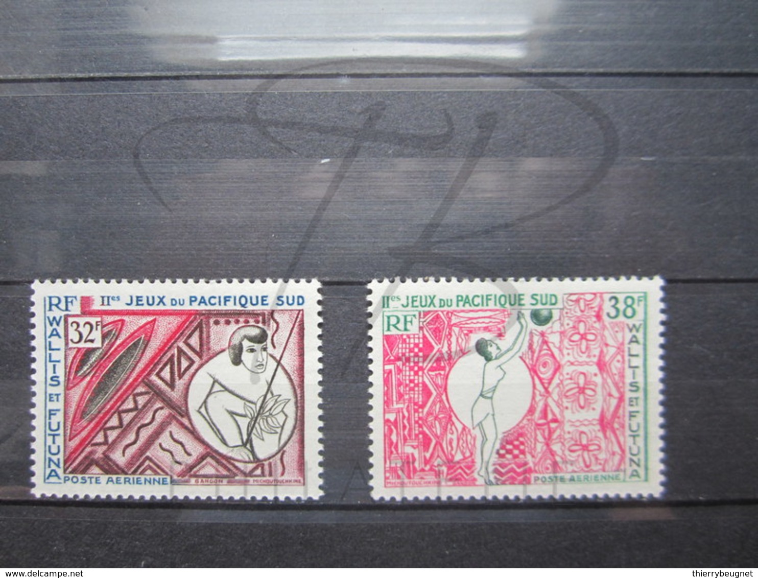 VEND BEAUX TIMBRES DE POSTE AERIENNE DE WALLIS ET FUTUNA N° 29 + 30 , XX !!! - Ungebraucht