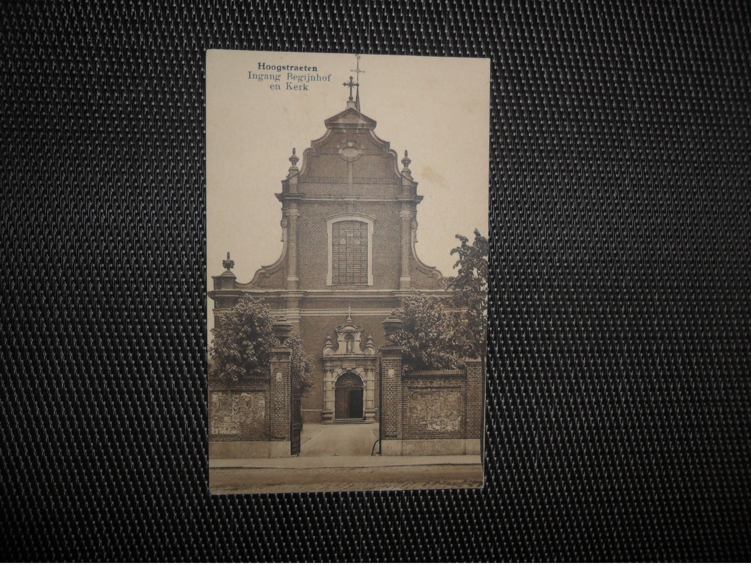 Hoogstraeten (Hoogstraten)  :  Ingang Begijnhof En Kerk - Béguinage - Hoogstraten