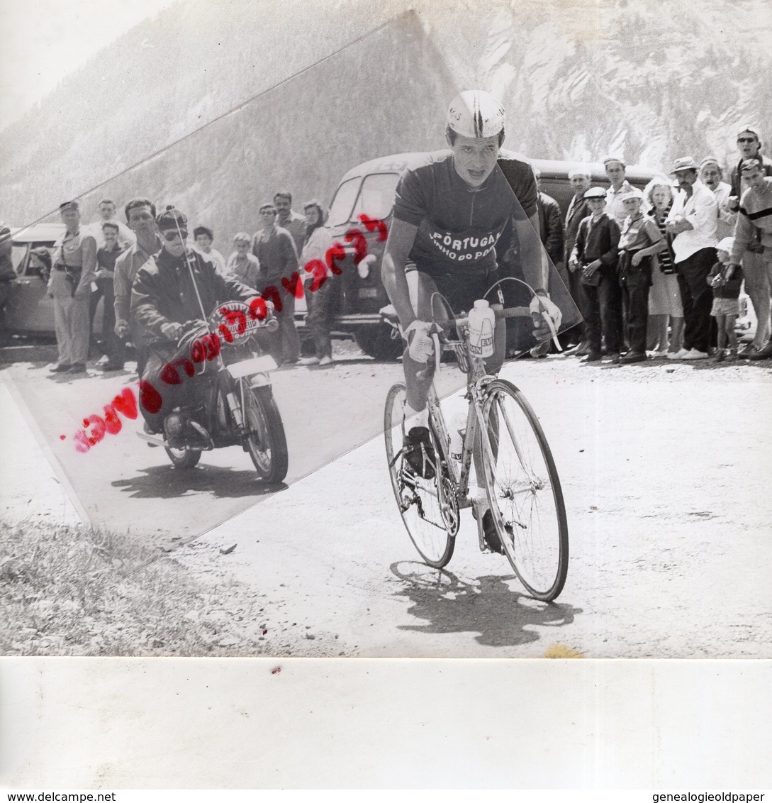 CYCLISME - RARE PHOTO TOUR DE L' AVENIR 1962-    REGULATEUR MOTO PRESSE L' EQUIPE-LE PARISIEN -PORTUGAL - Ciclismo