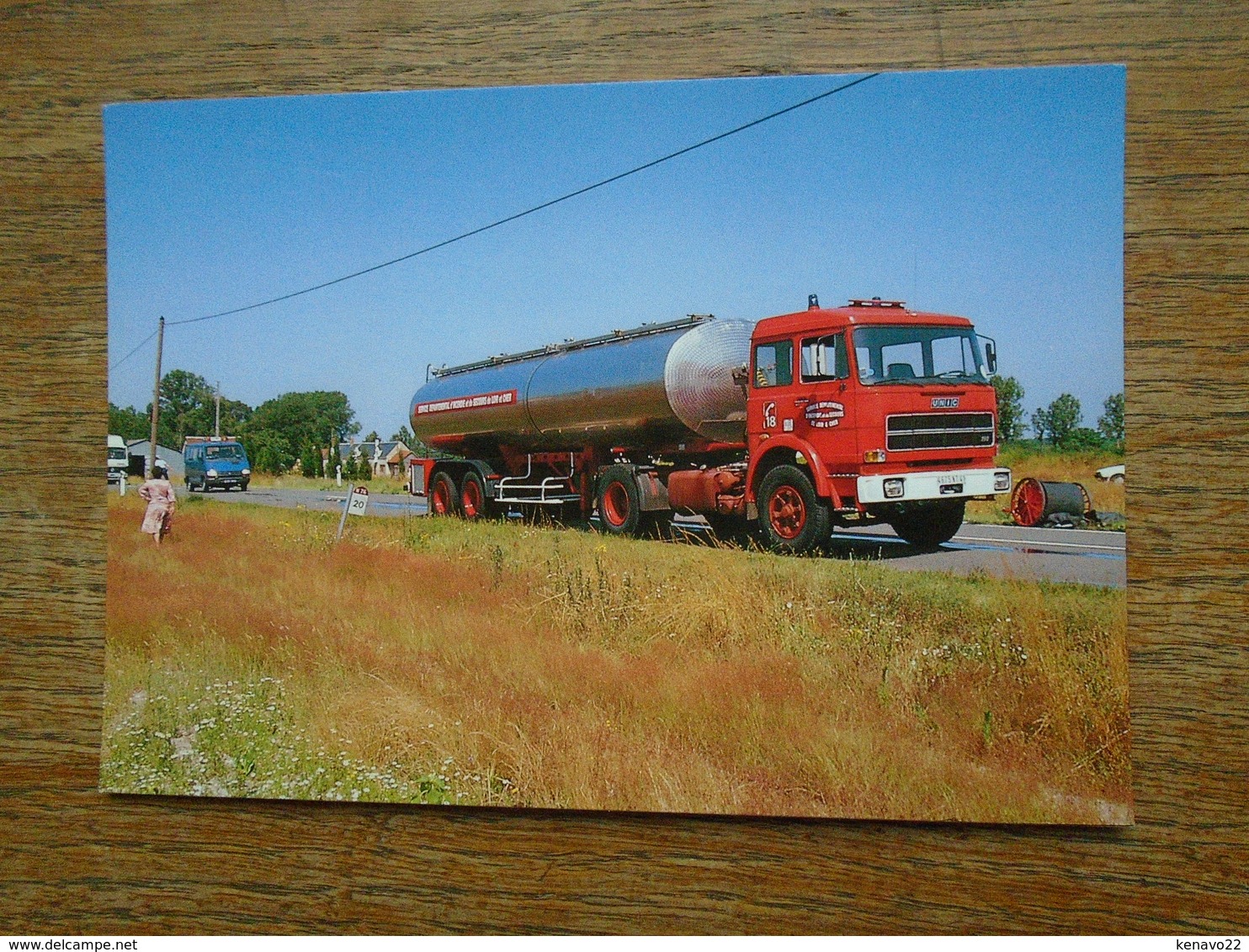 Gievres , Camion " De Pompier " Citerne De Grande Capacité Unic  " Carte Animée " - Autres & Non Classés