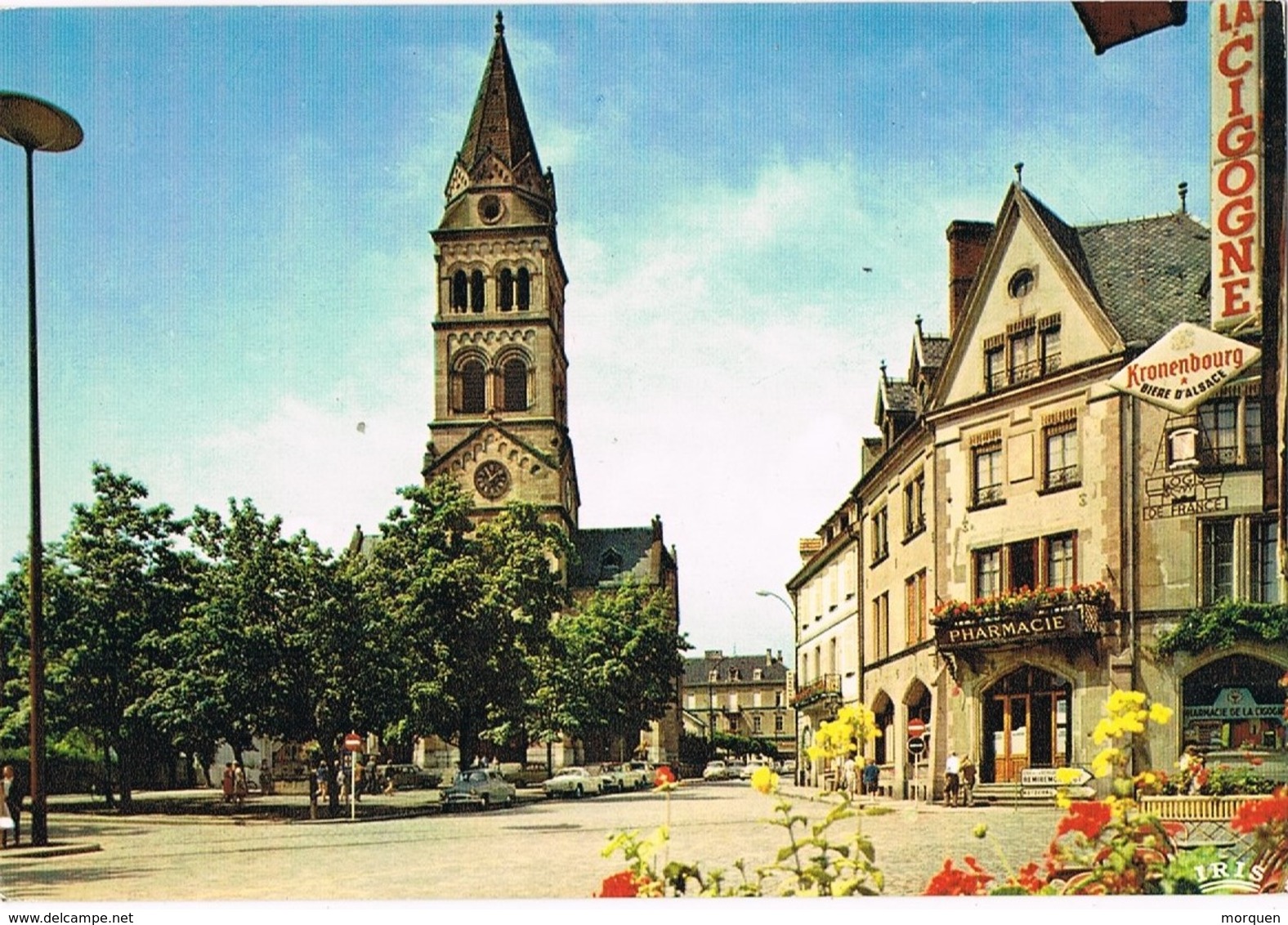 28829. Postal MUNSTER (Haut Rhin). Le Temple Et Place Du Marché - Munster