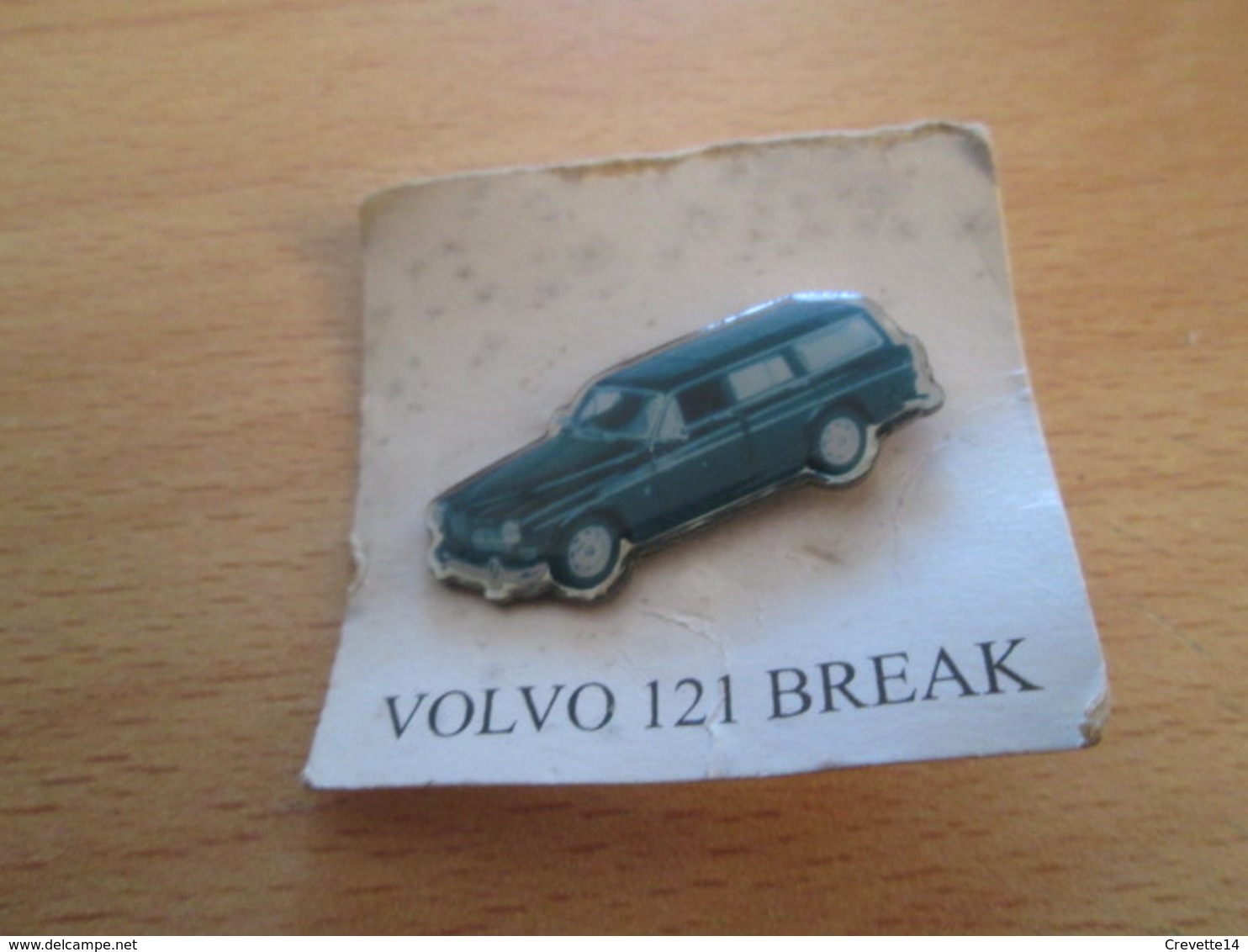 Pin1917 : Pin's Pins / RARE & BELLE QUALITE / THEME : AUTOMOBILE / VOLVO BREAK VERT - Volkswagen