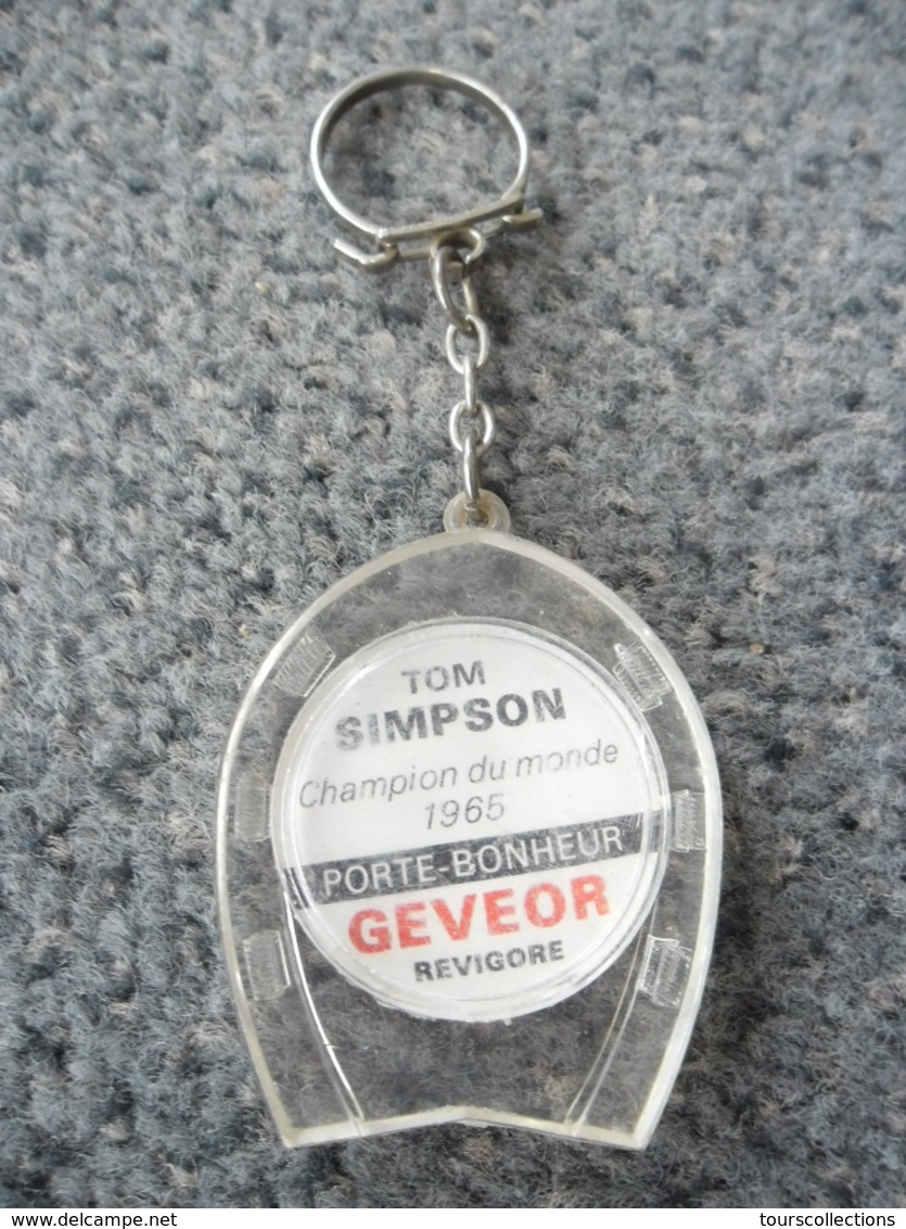 1 PORTE CLEFS VELO CYCLISTE CYCLISME TOM SIMSON Champion Du Monde 1965 Porte Bonheur VIN GEVEOR Pub @ Vers 1965 - Porte-clefs