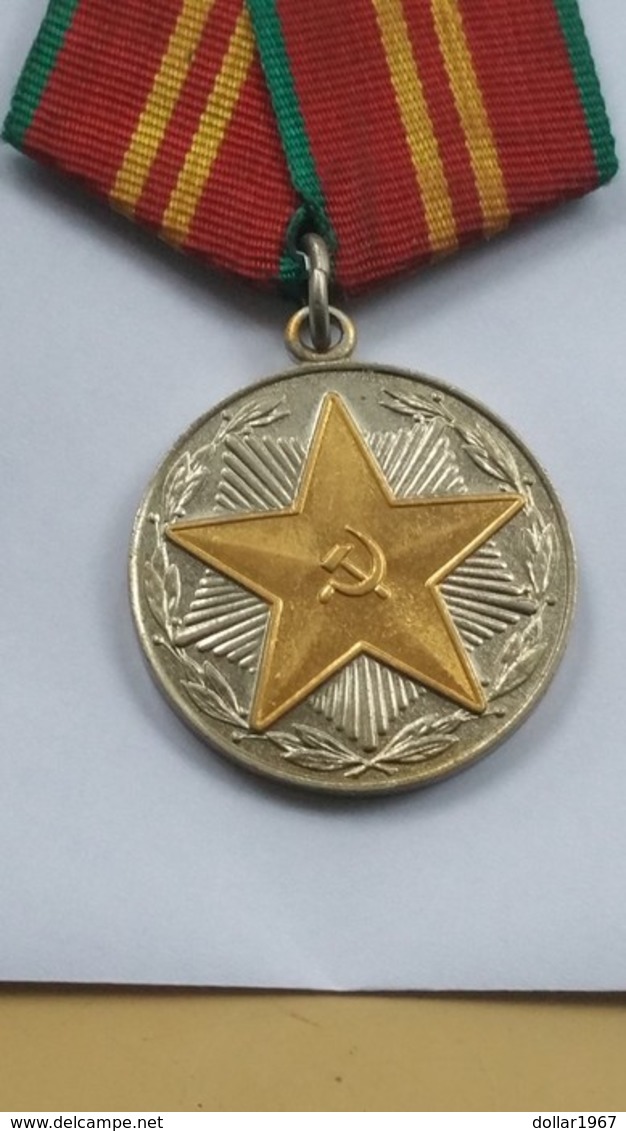 Medaille CCCP - Sovjet - Medaille CCCP -"For Impeccable Service" 1958 , 15 Jaar - Russie