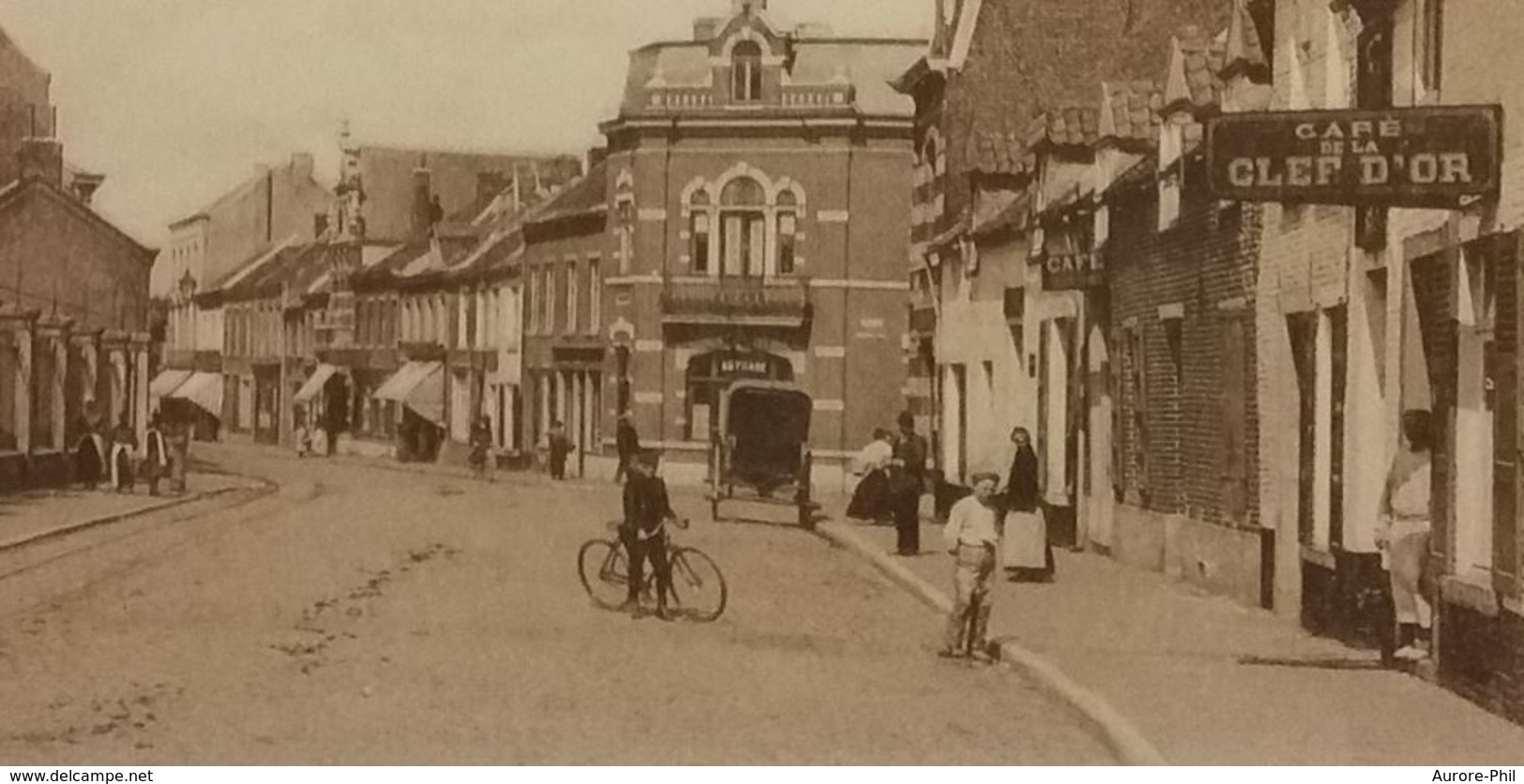 Quiévrain Rue Debast Et L'entrée Des écoles Avec Attelage - Quiévrain