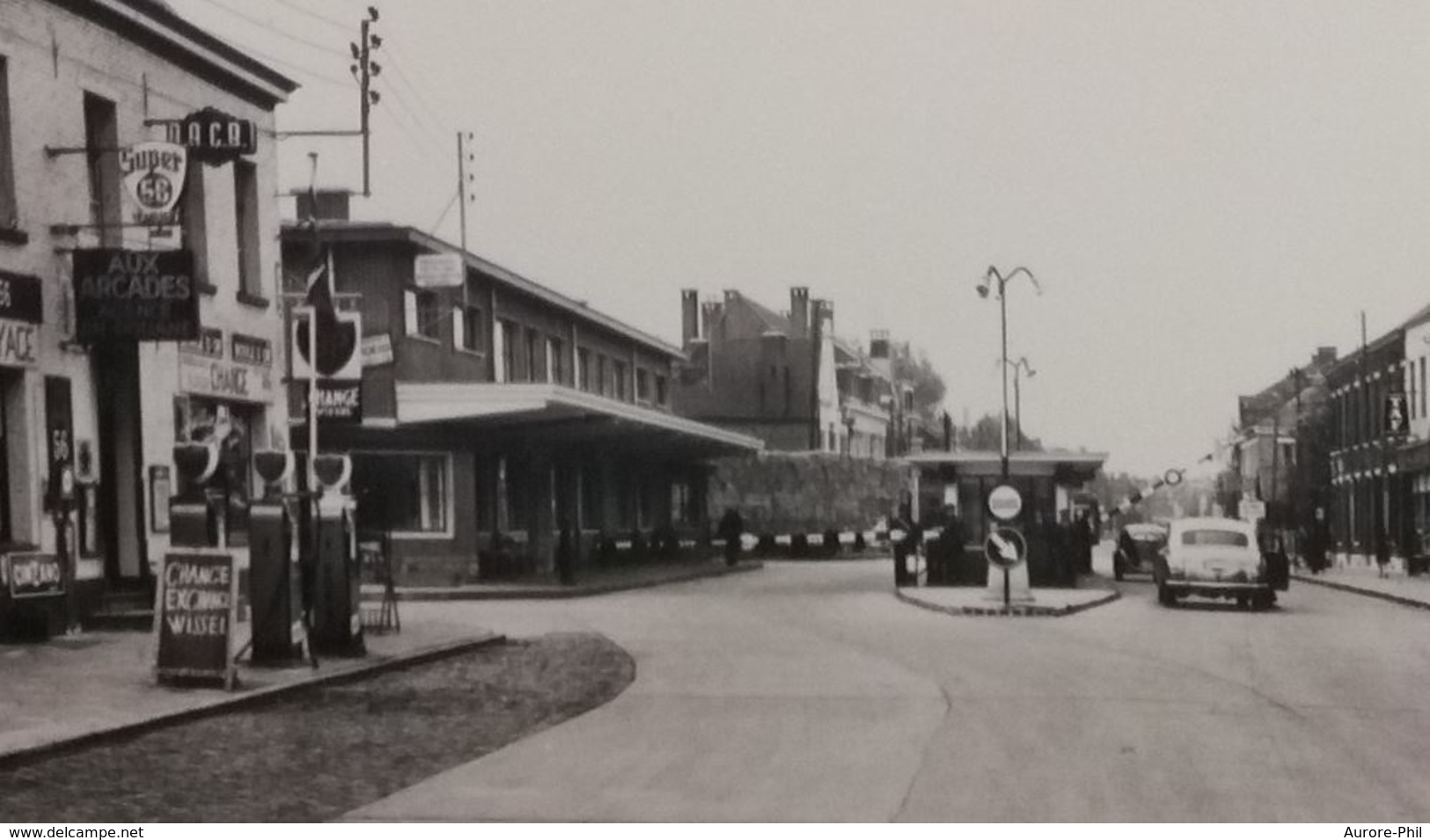 Quiévrain Gare Routière - Agence De  Douane - Pompes à Essence - Quiévrain