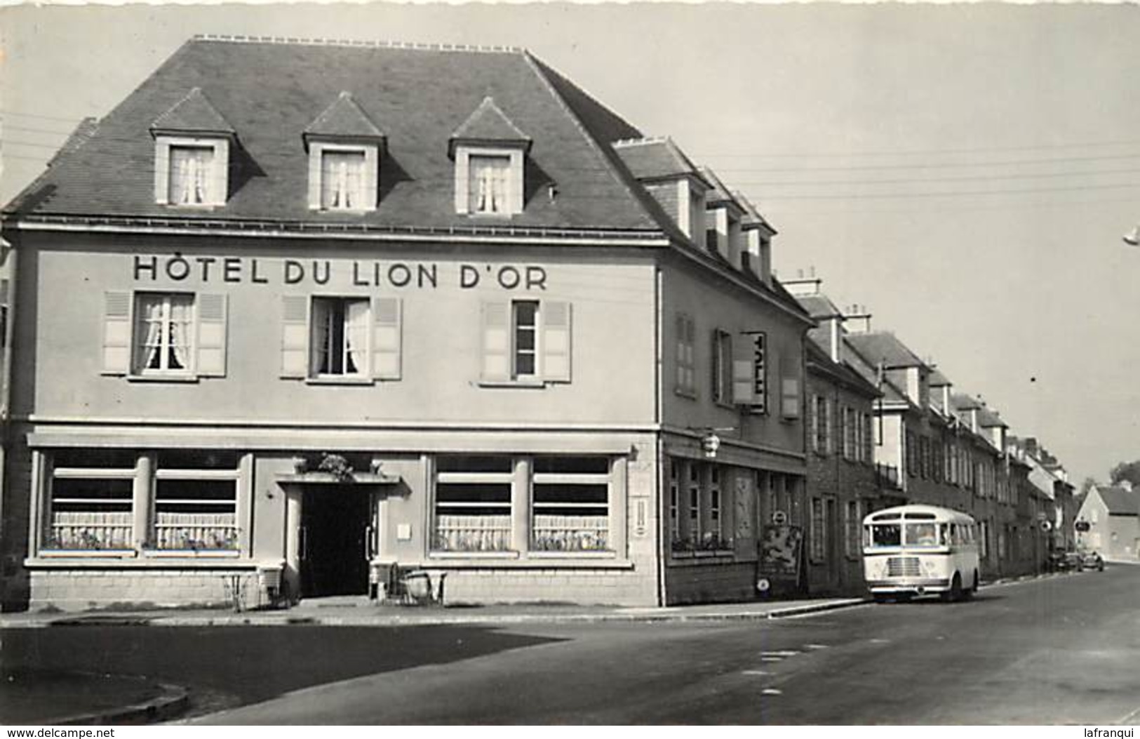 Ref 97- Orne - écouché - Rue Pierre Pigot - Hotel Du Lion D Or - Petit Plan Bus Autobus - Autocar - Carte Bon Etat - - Ecouche