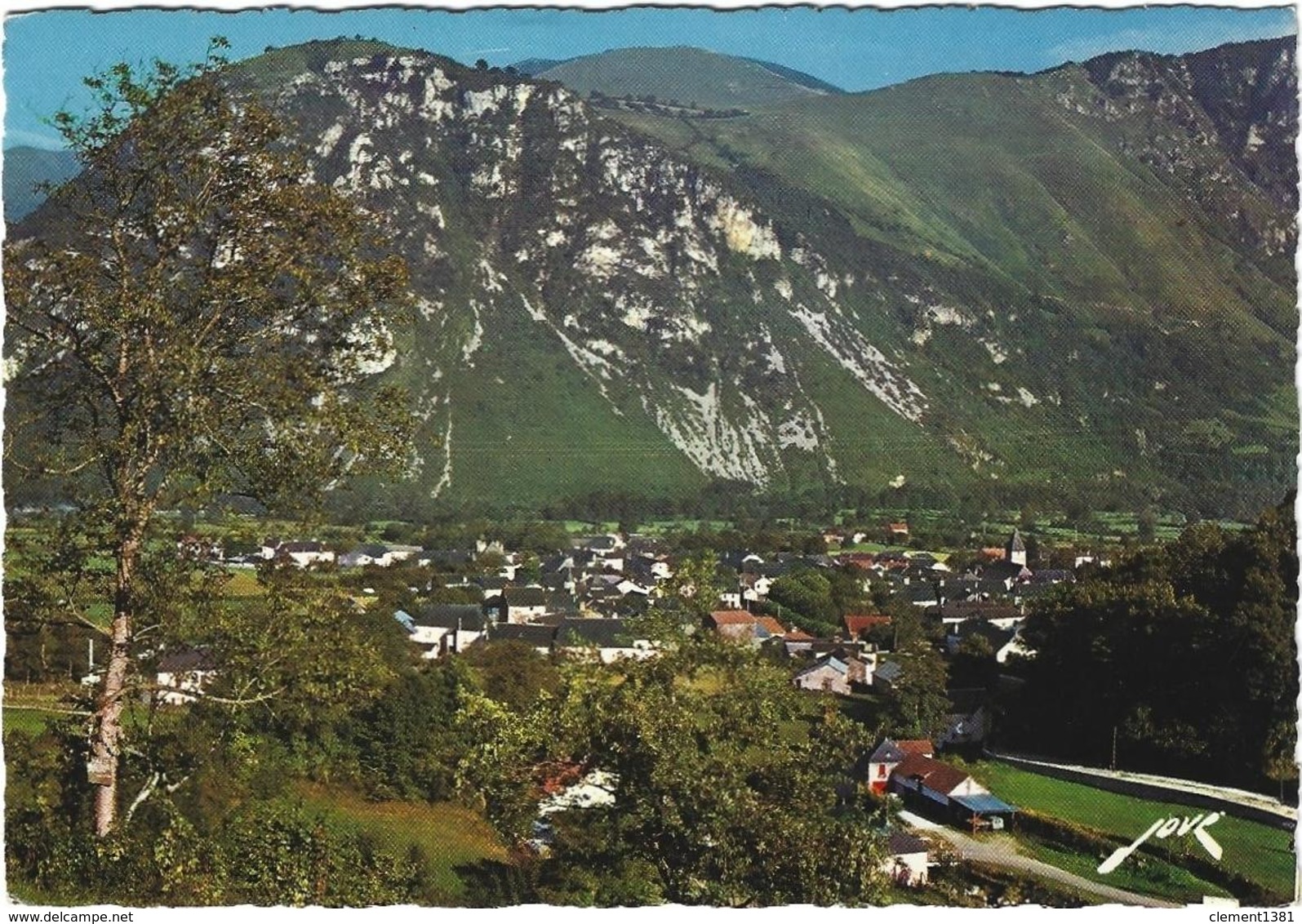 Bielle Vue Du Village Au Fond Le Jaout Circulee En 1971 - Bidarray