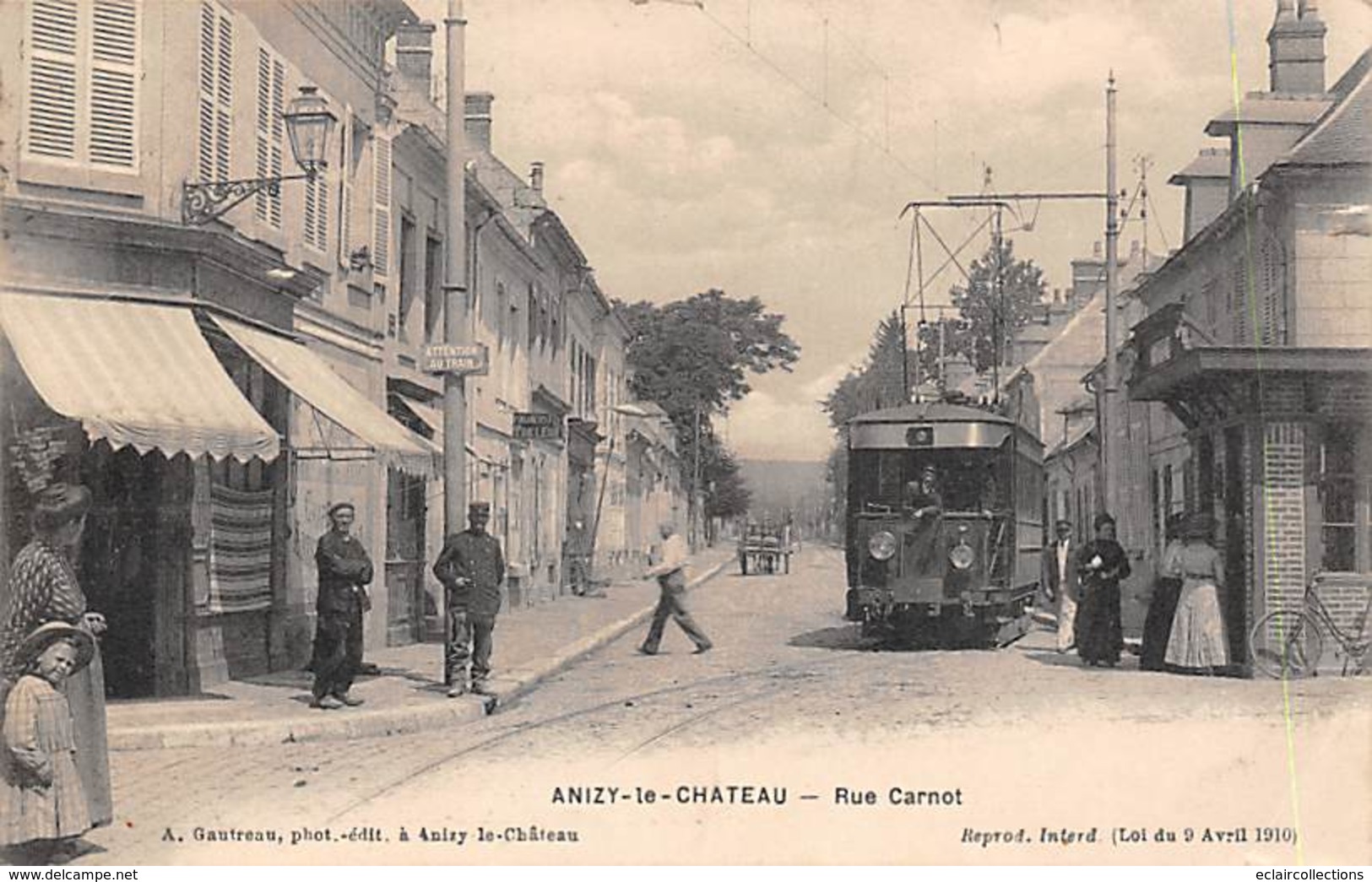 Anizy Le Château    02      Le Tramway     Rue  Carnot               (voir Scan) - Other & Unclassified