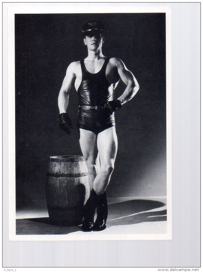 REF EX  : CPM Grand Format - Culture Physique Pictorial Homme Muscle Gay  Cuir - Autres & Non Classés