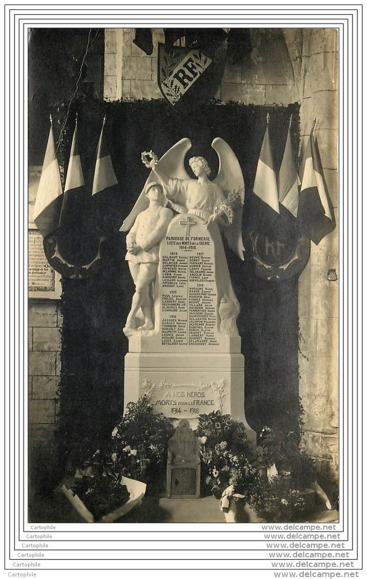 60 - FORMERIE - Carte Photo Du Monument Aux Morts Probablement Le Jour De L'inauguration - Formerie