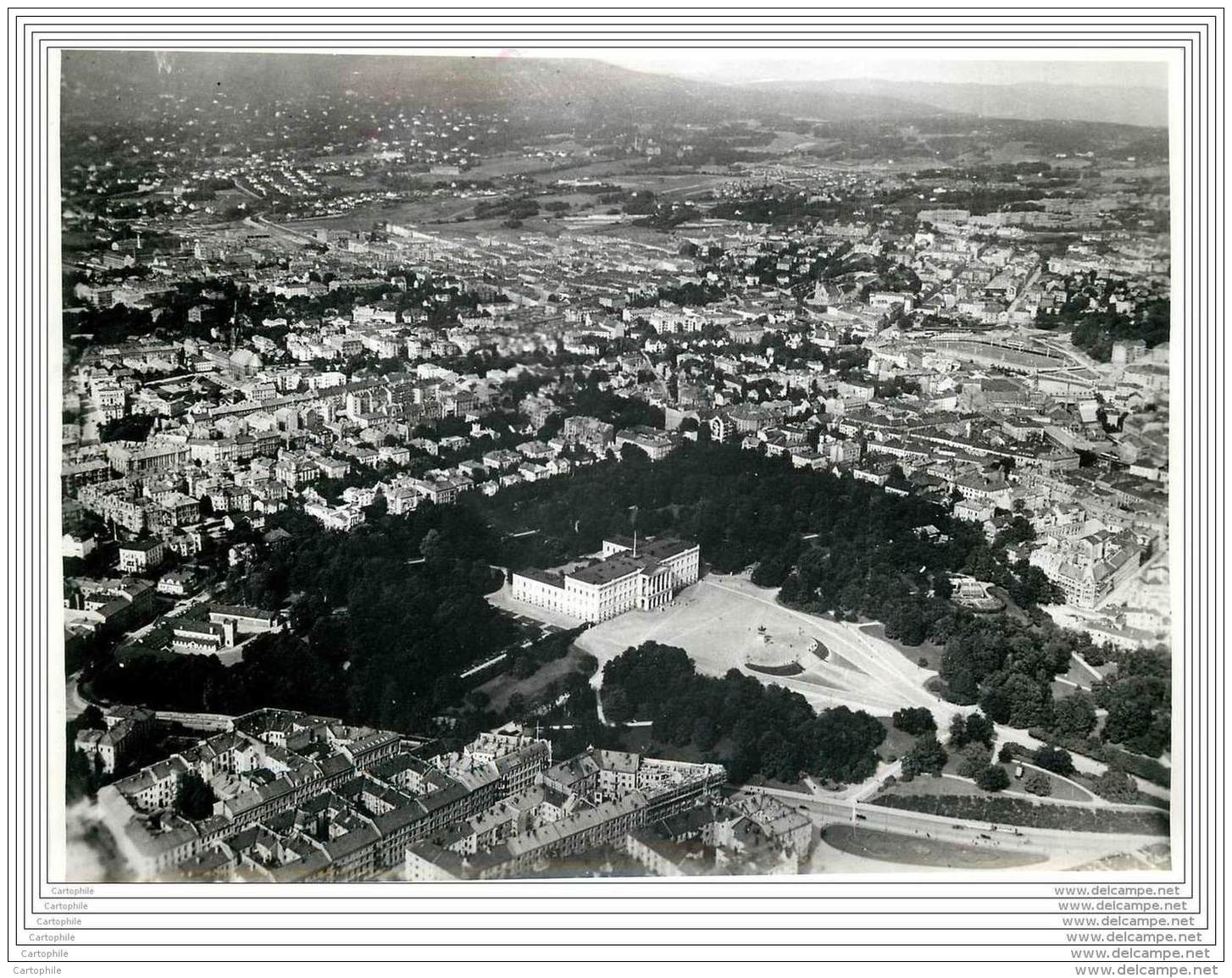 Press Photo - NORWAY - NORGE - Oslo - Royal Palace Centre - Plaatsen