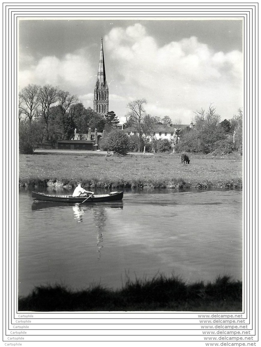 Press Photo - UK - Salisbury Cathedral Seen Across The Avon - Lieux