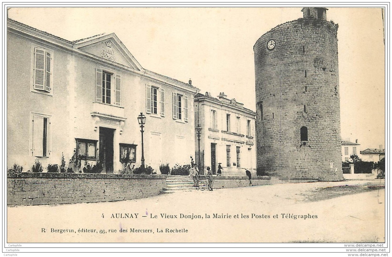 17 - AULNAY - Vieux Donjon, Mairie, Postes Et Telegraphes 1918 - Aulnay