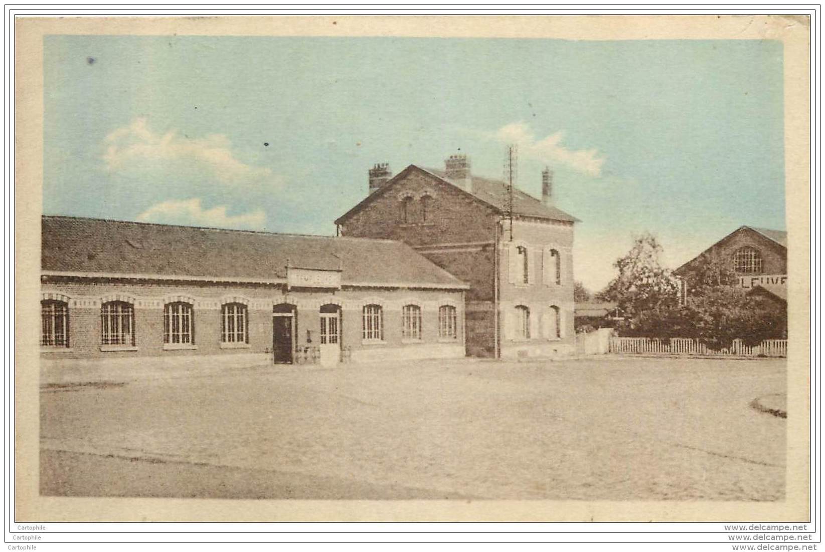 59 - TEMPLEUVE - Place De La Gare 1953 - Autres & Non Classés