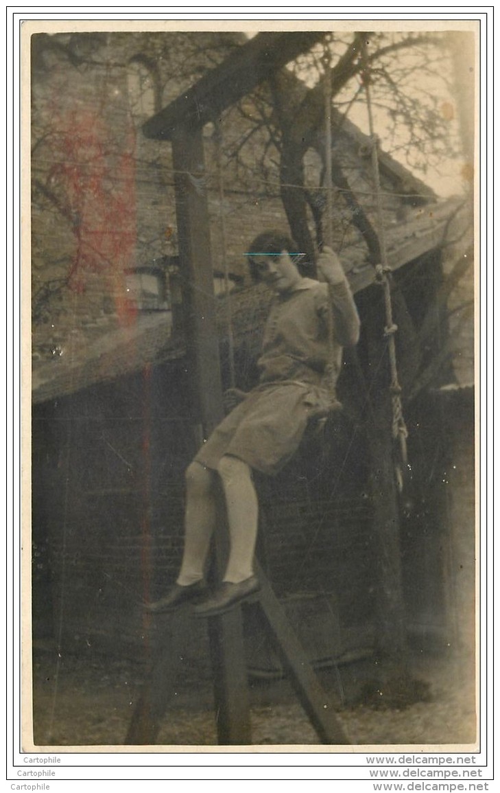 77 - NOISIEL - Carte Photo D'une Habitante Sur Une Balancoire A Paques 1928 - Noisiel