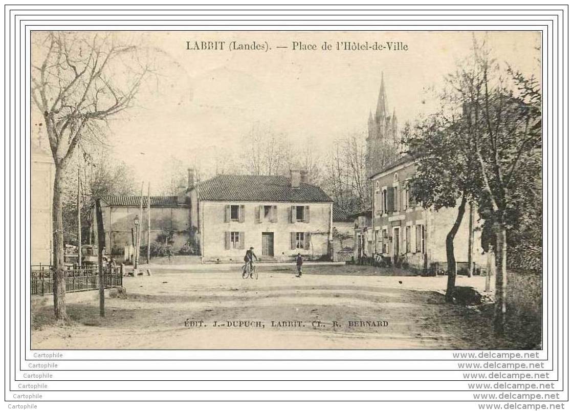 40 - LABRIT - Place De L'HdV - Labrit