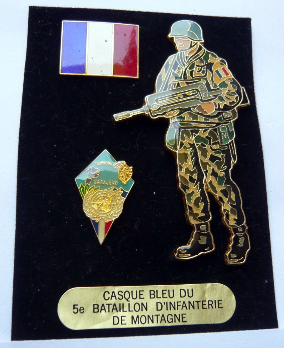 BIG Pin's Casque Bleu ONU SARAJEVO Collection J.Y SEGALEN 1995 - Army