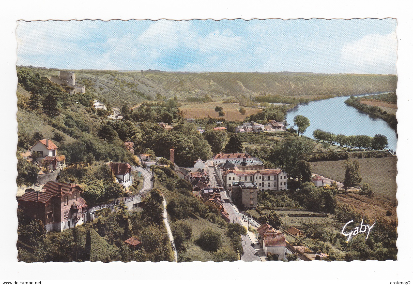 95 La Roche Guyon N°13 Panorama Sur Vallée De La Seine Et Sur Le Bourg Vu De La Route Des Crêtes - La Roche Guyon