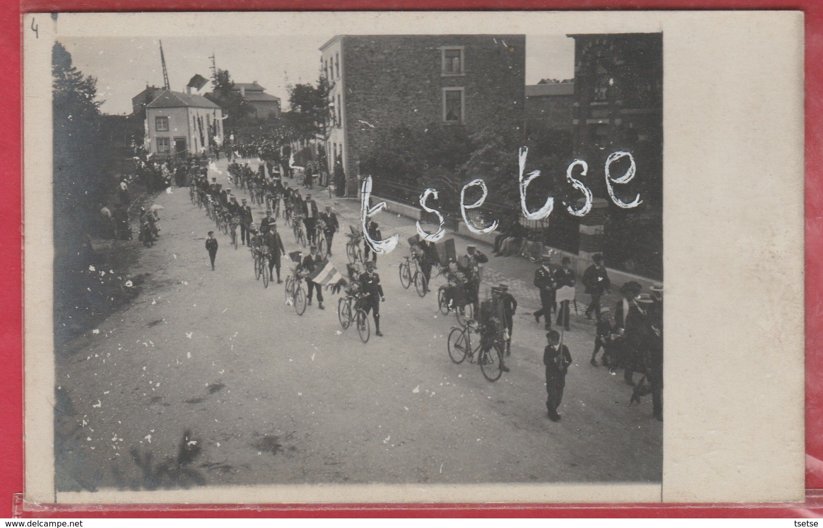 Bertrix ... Procession ... Cortège, Rue De La Gare  - Carte Photo - 1 ( Voir Verso ) - Bertrix