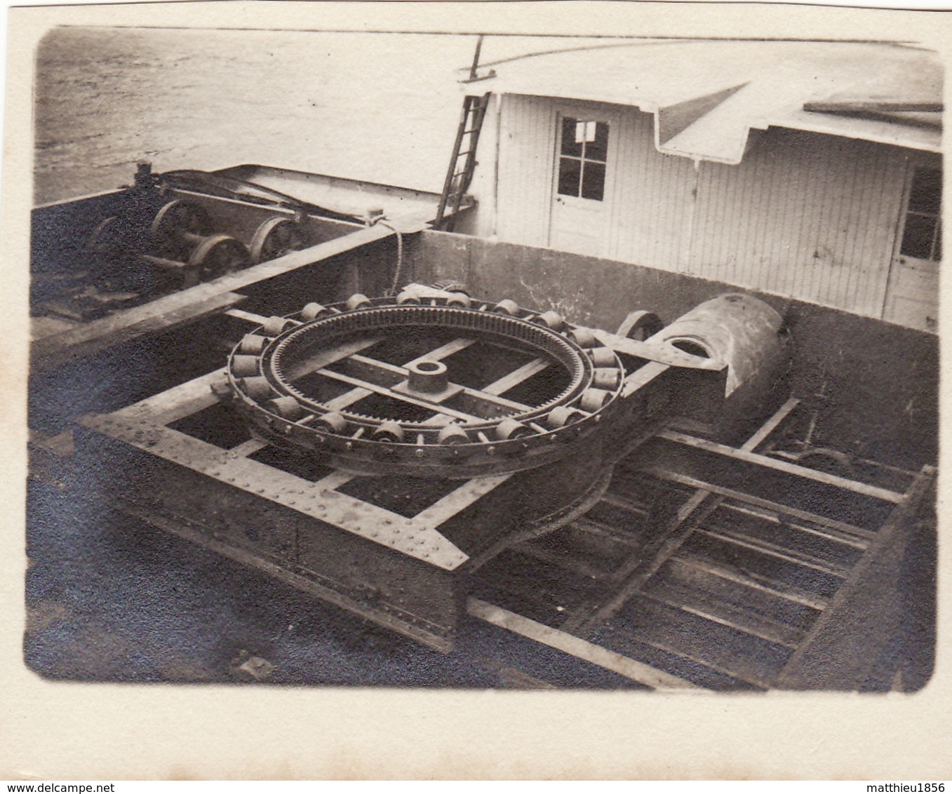 Photo 1898 Base D'une Grue Montée Sur Une Péniche (A194) - Houseboats