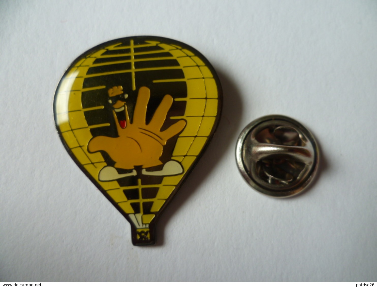 PIN'S MONTGOLFIERE MAIN  HAND - Airships