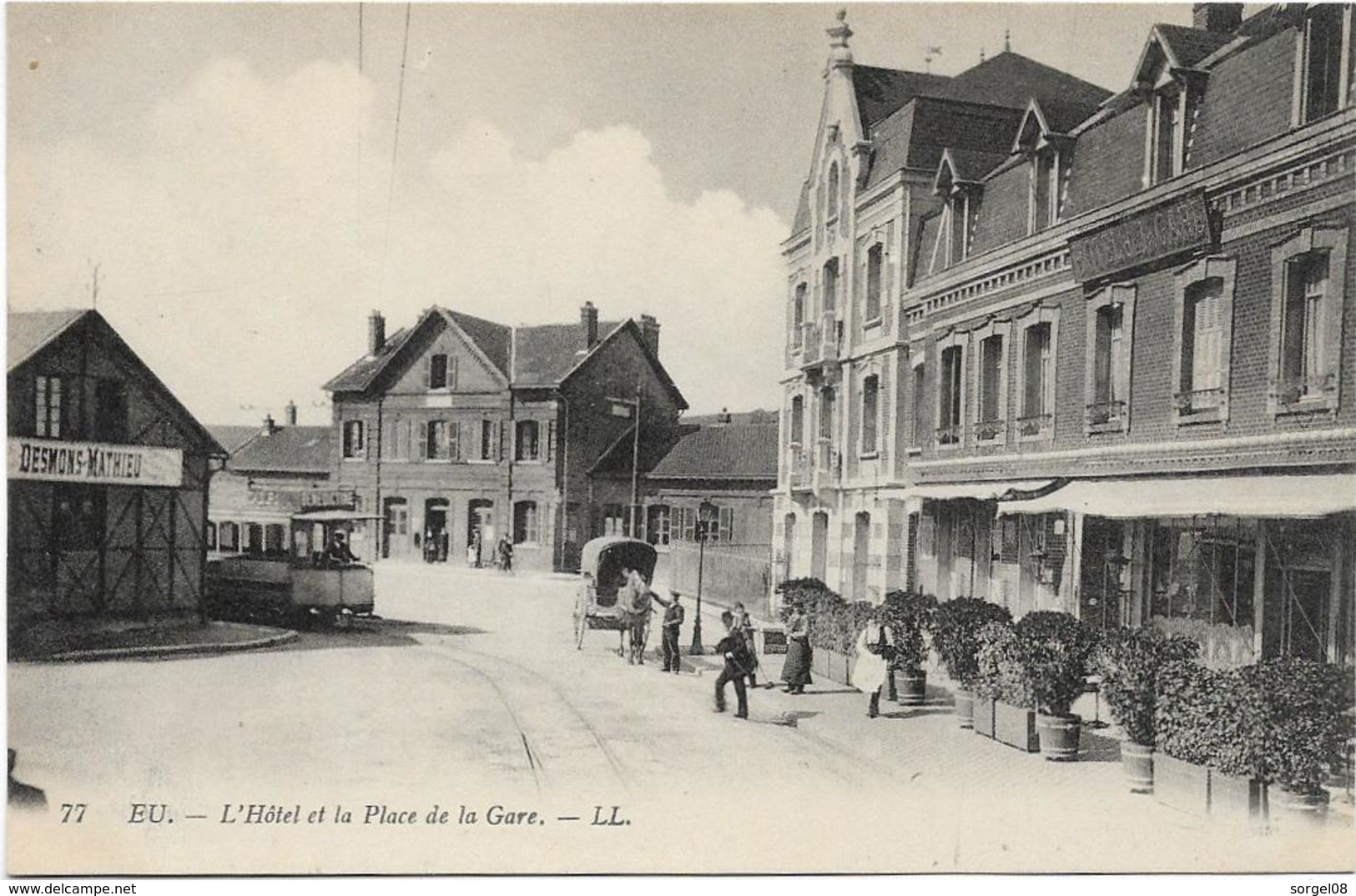 76 EU L'hôtel Et La Place De La Gare - Eu