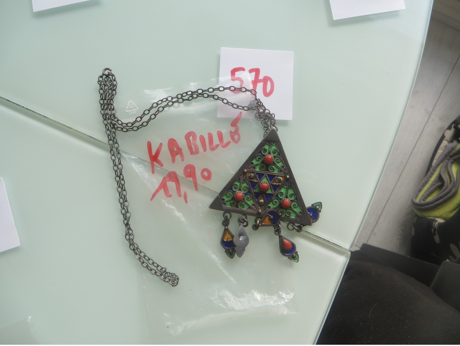 En Esperant Ne Pas Me Tromper ,, Bijoux Kabille ,petit Prix Si Erreur De Ma Part - Ethniques