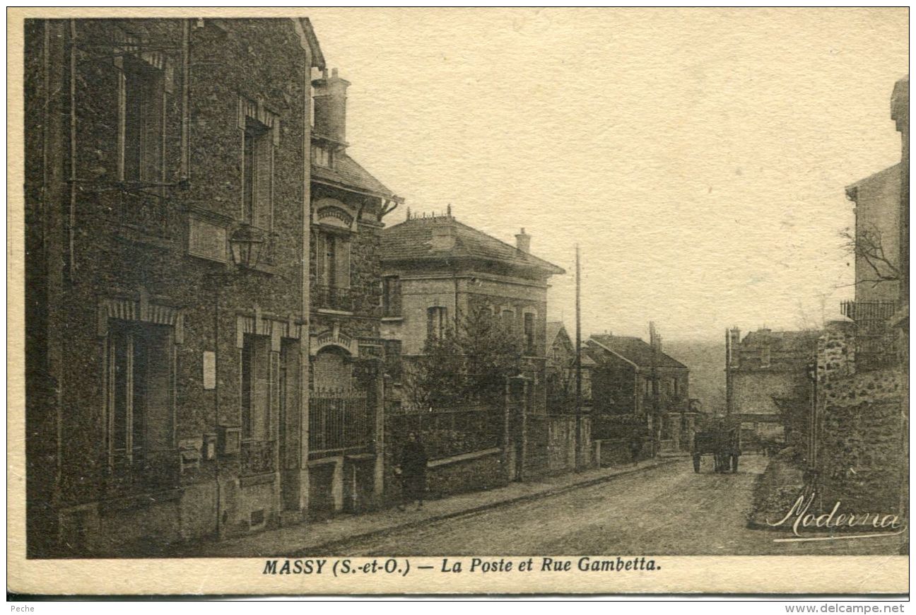 N°61900 -cpa Massy -la Poste Et Rue Gambetta- - Massy