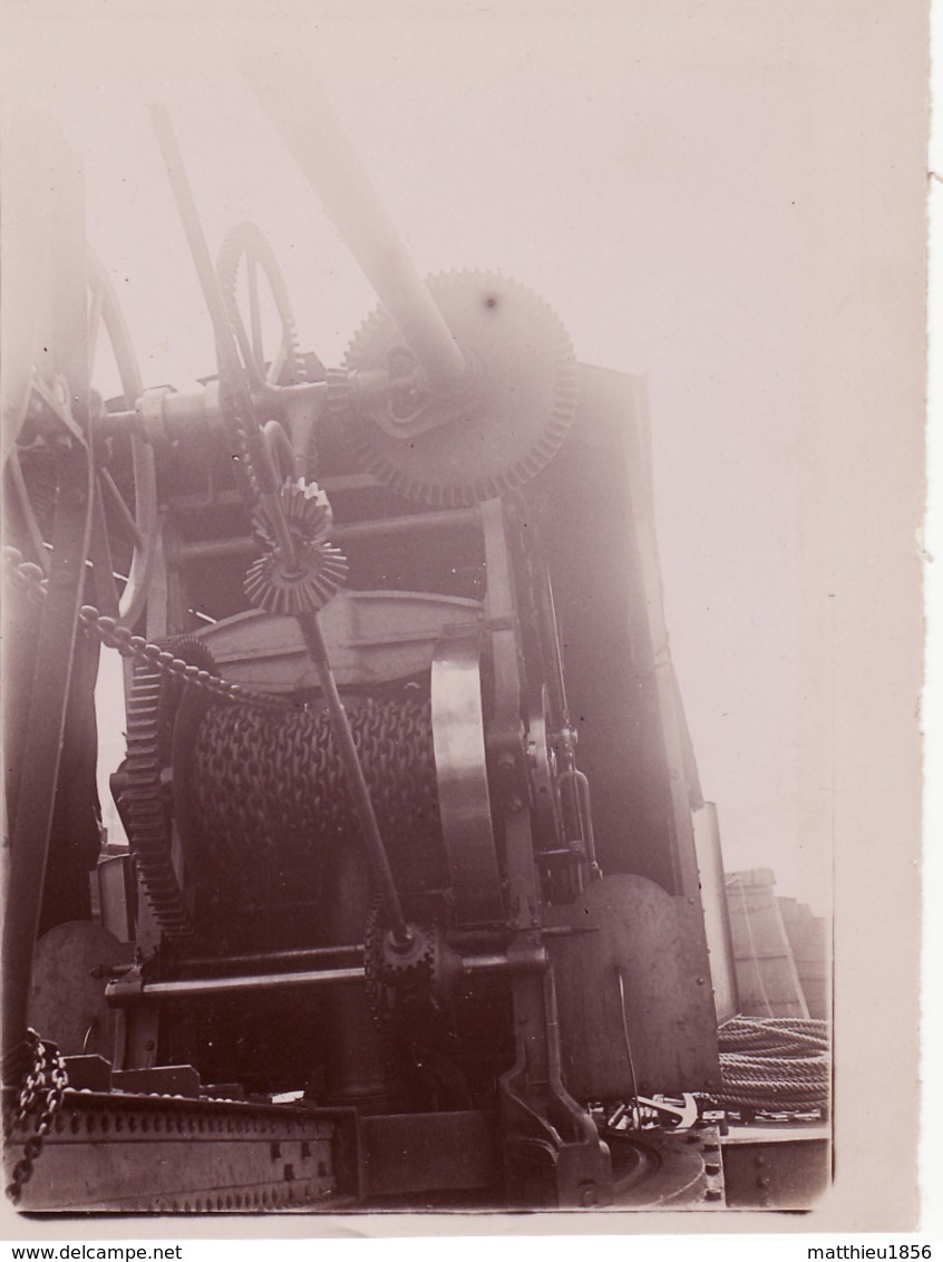 Photo 1898 Une Grue Montée Sur Une Péniche (A194) - Hausboote