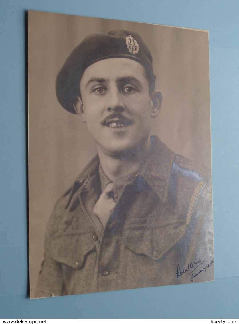 Soldier / Soldat / Milicien - Anno 1945 SGT. L. F. CRUMP 1285680 2713 Squadron ROYAL AIR FORCE C/o B-L-A (???) ! - Guerre, Militaire