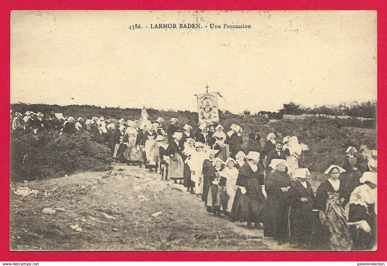 CPA Larmor Baden - Une Procession - Larmor-Plage