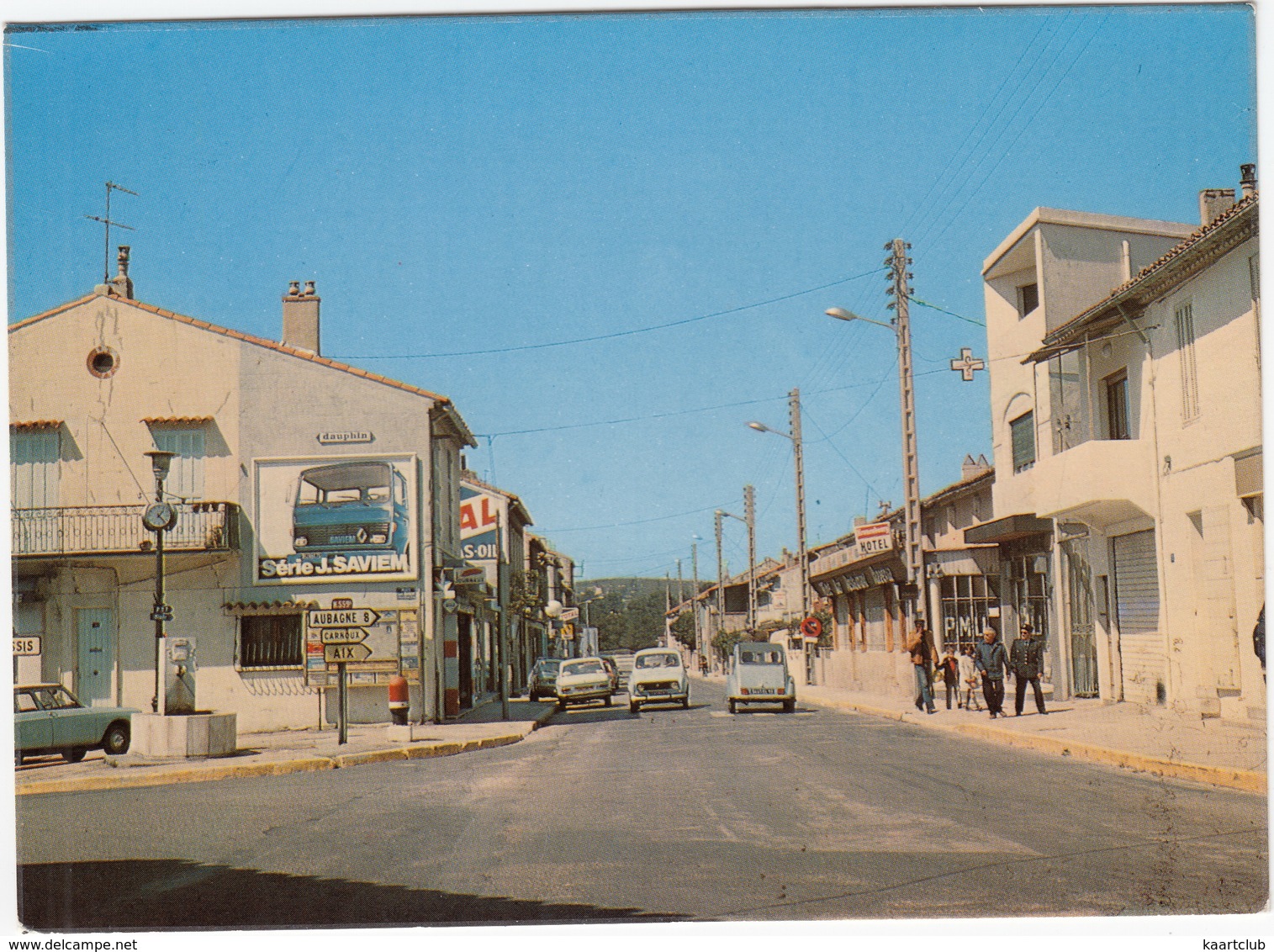 Roquefort-la-Bedoule: RENAULT 4, CITROËN 2CV, AMI, PEUGEOT 204,'TOTAL','RENAULT' GARAGE NEON 'SÉRIE J. SAVIEM' BILLBOARD - Voitures De Tourisme